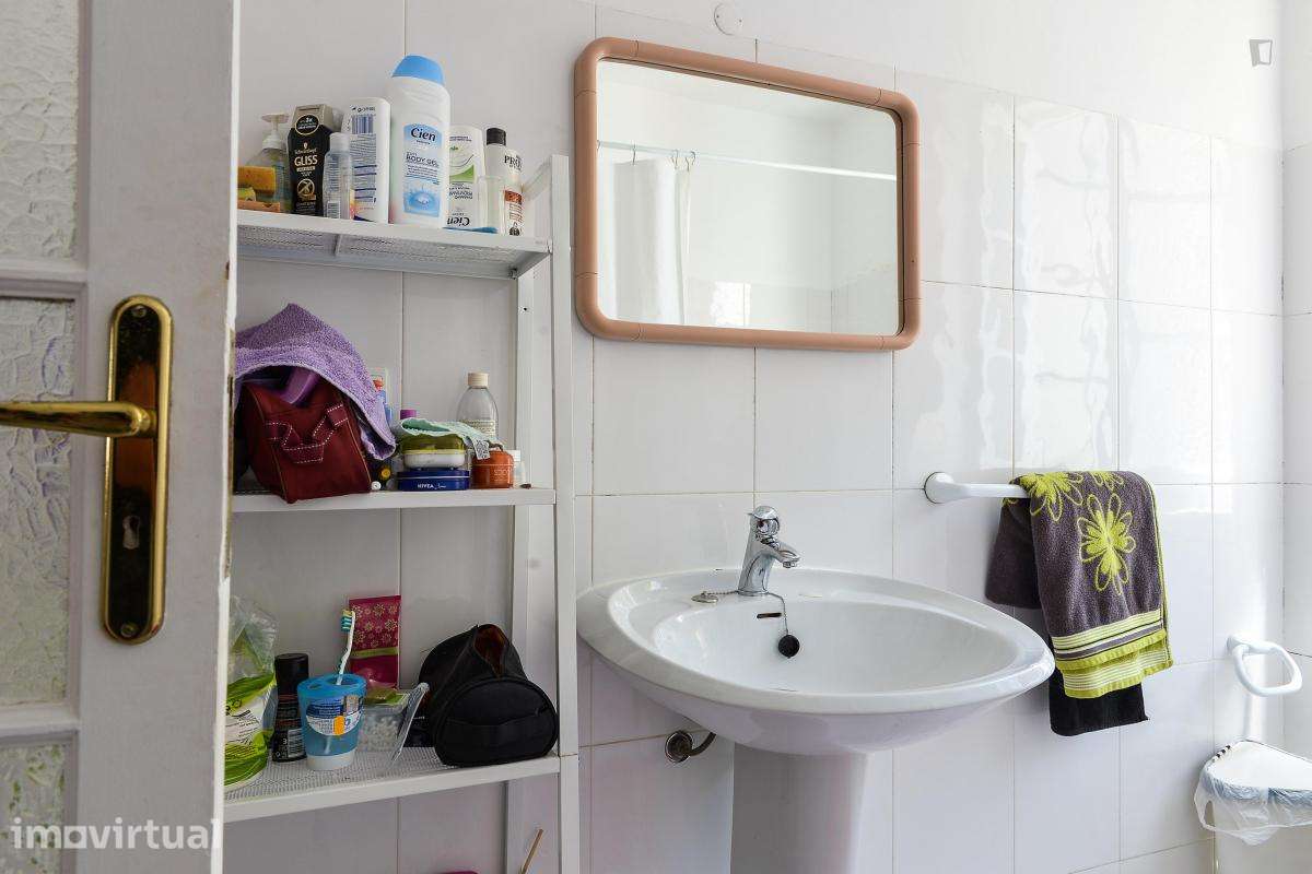 Quarto - localizado em Alameda Lisbon - Grande imagem: 3/14