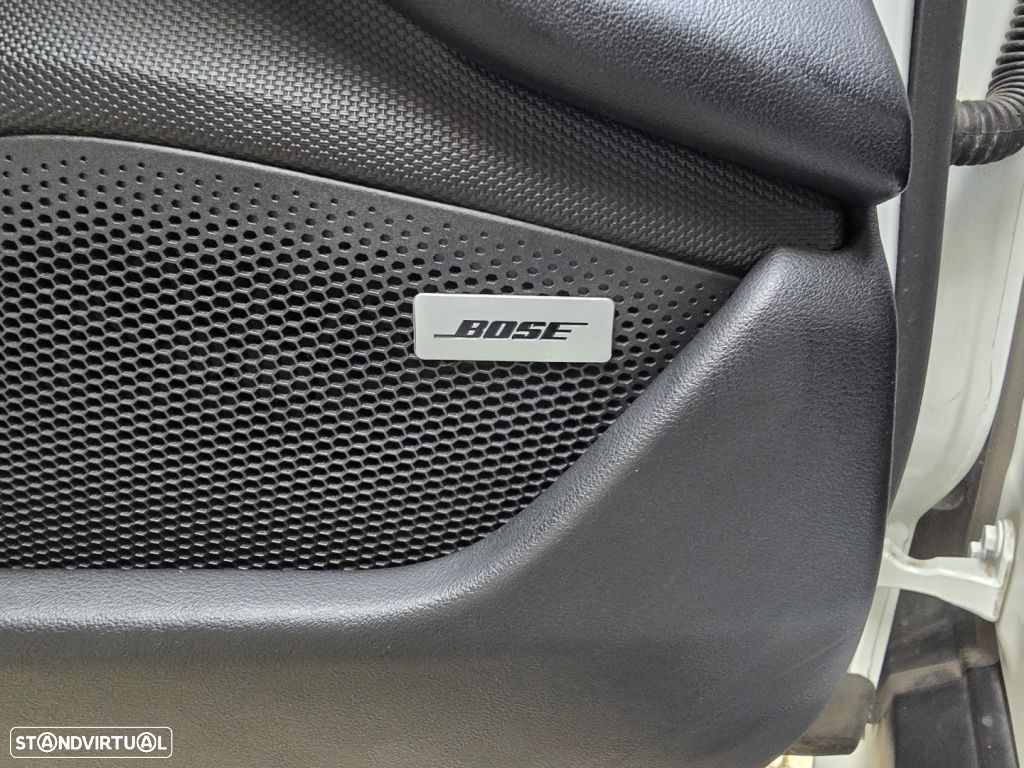 Porsche Taycan 4S bateria Performance Plus - 12