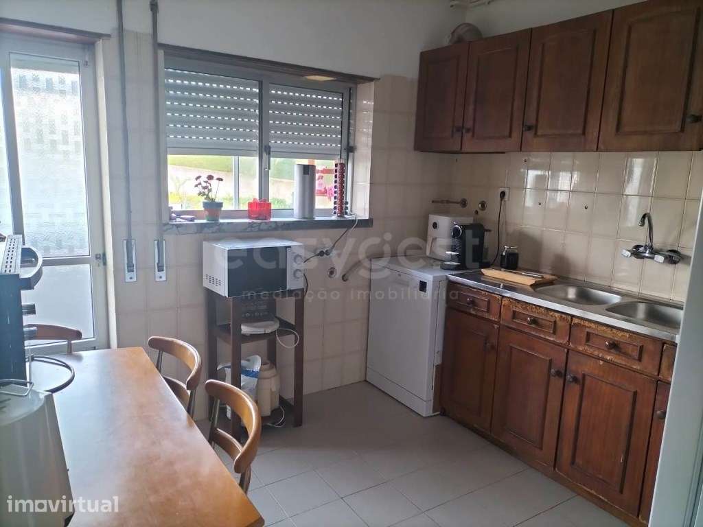 Apartamento T3 com Sótão Amplo com uma área total de 194 m2 Espaço ... - Grande imagem: 4/12