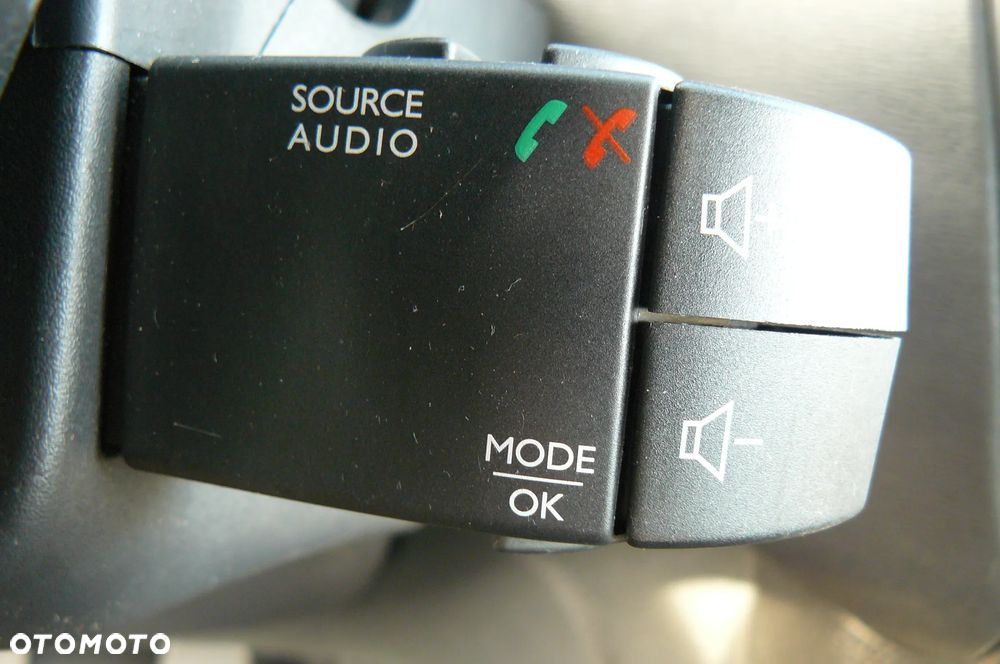 Dacia Lodgy TCe 100 GPF (7-Sitzer) Comfort - 23