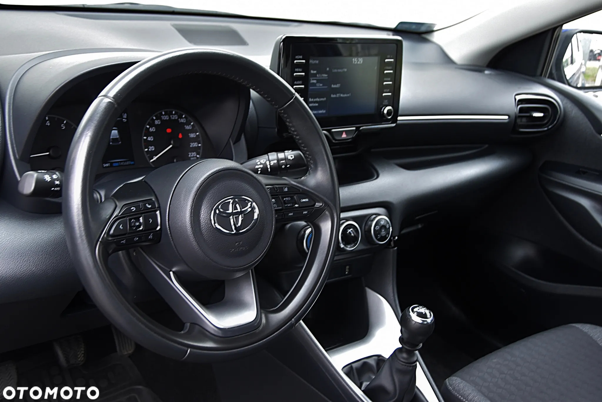 Toyota Yaris 1.5 Comfort - 12
