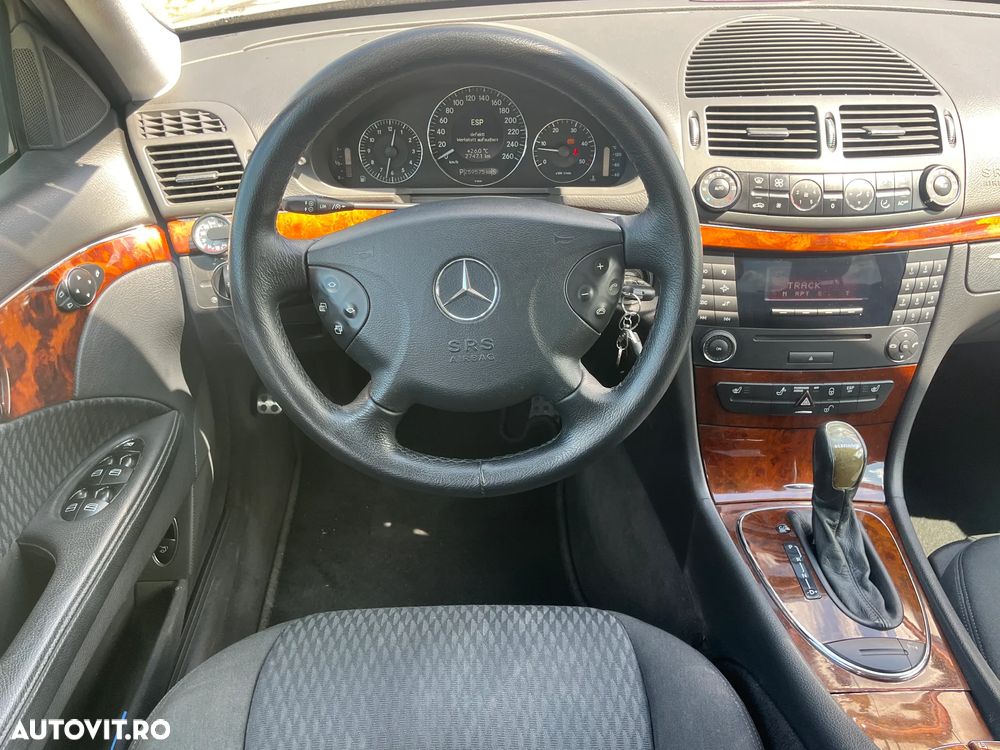 Mercedes-Benz E - 12