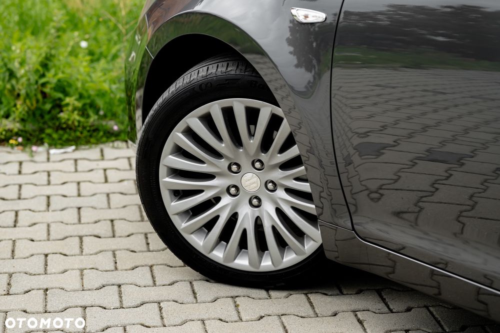 Suzuki Kizashi 2.4 4x4 CVT Sport - 15