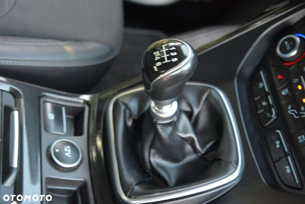 Ford Kuga 1.5 EcoBoost 2x4 Titanium - 28