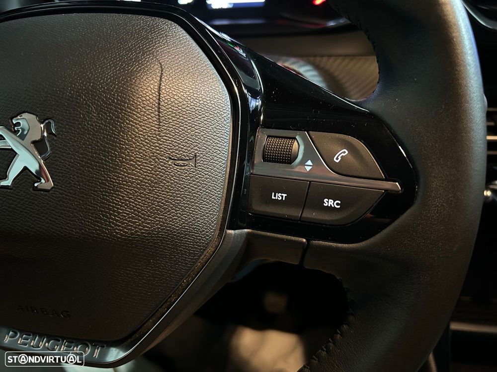 Peugeot 208 1.2 PureTech Active Pack - 32