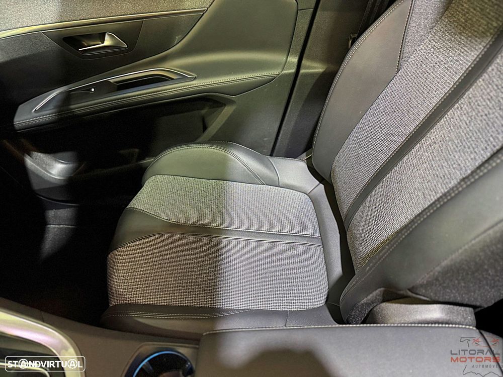 Peugeot 5008 1.2 PureTech Allure Pack EAT8 - 21