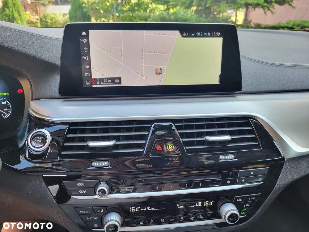 BMW Seria 5 530e iPerformance Luxury Line - 16