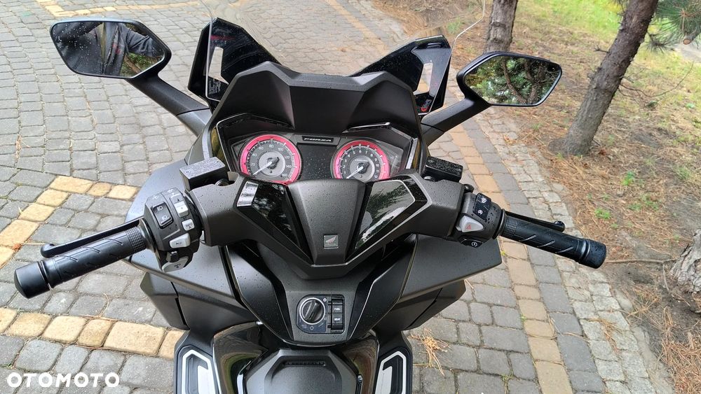 Honda NSS - 12