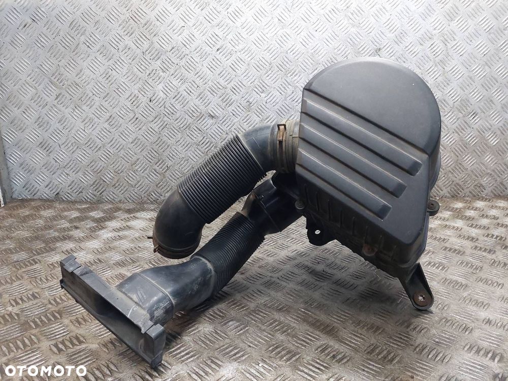 OBUDOWA FILTRA POWIETRZA + RURA DOLOT RAPID I 1.2 TSI 6R0129684C - 2