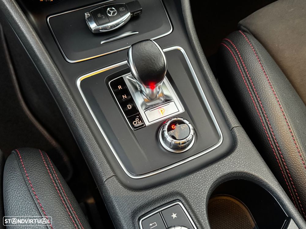 Mercedes-Benz A 45 AMG 4Matic Speedshift 7G-DCT - 25