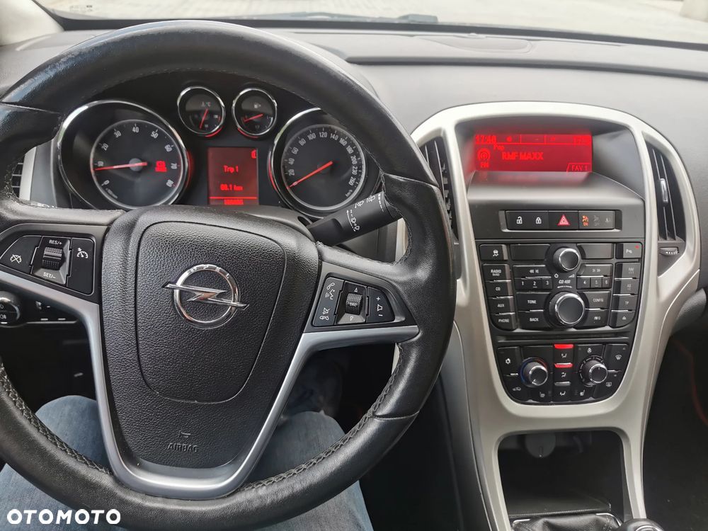 Opel Astra 1.6 Exklusiv - 9