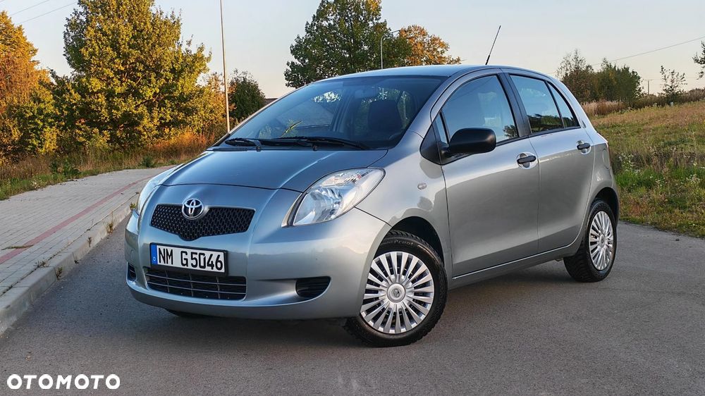 Toyota Yaris 1.0 VVT-i Sol - 1