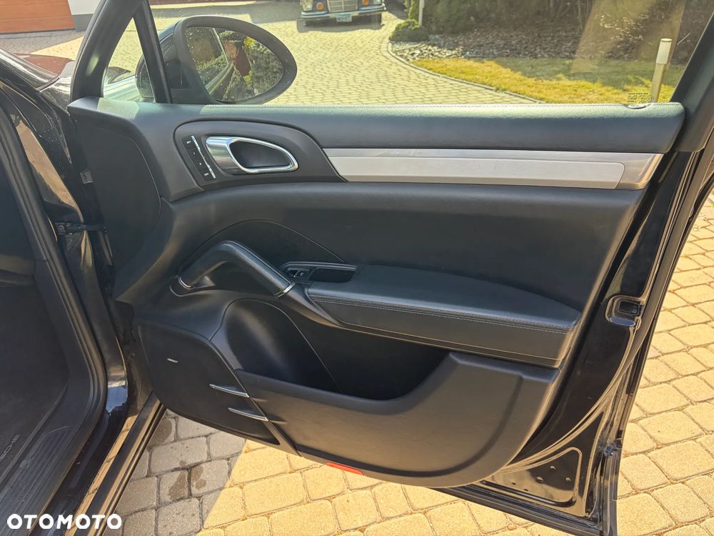 Porsche Cayenne - 17