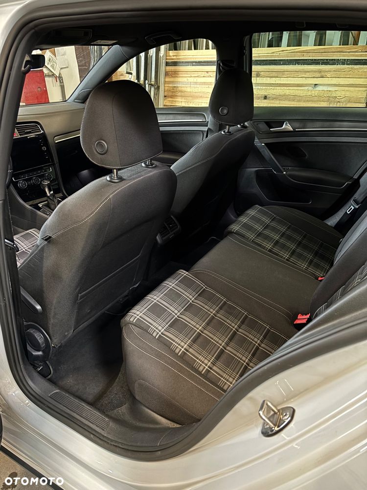 Volkswagen Golf GTD (BlueMotion Technology) - 12