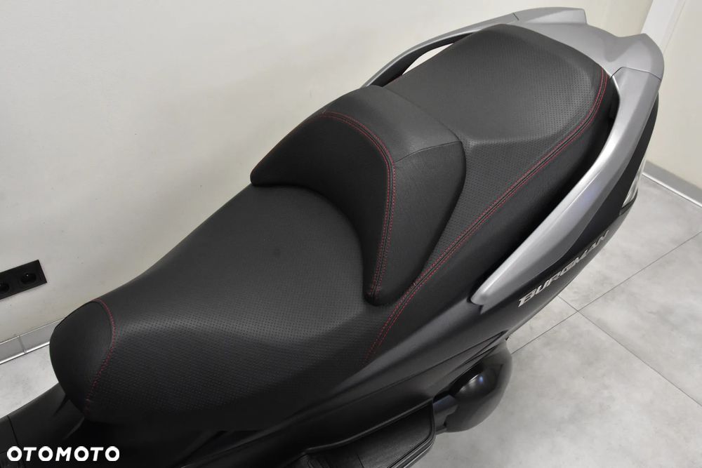 Suzuki Burgman - 13