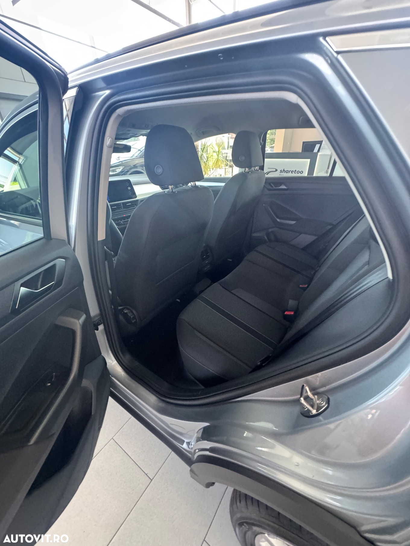 Volkswagen T-ROC 1.5 TSI DSG Advanced - 9