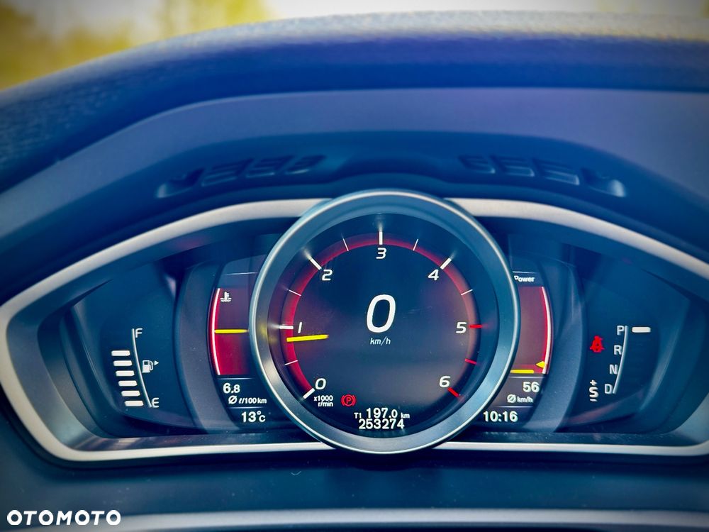 Volvo V40 D4 Drive-E R-Design Momentum - 19