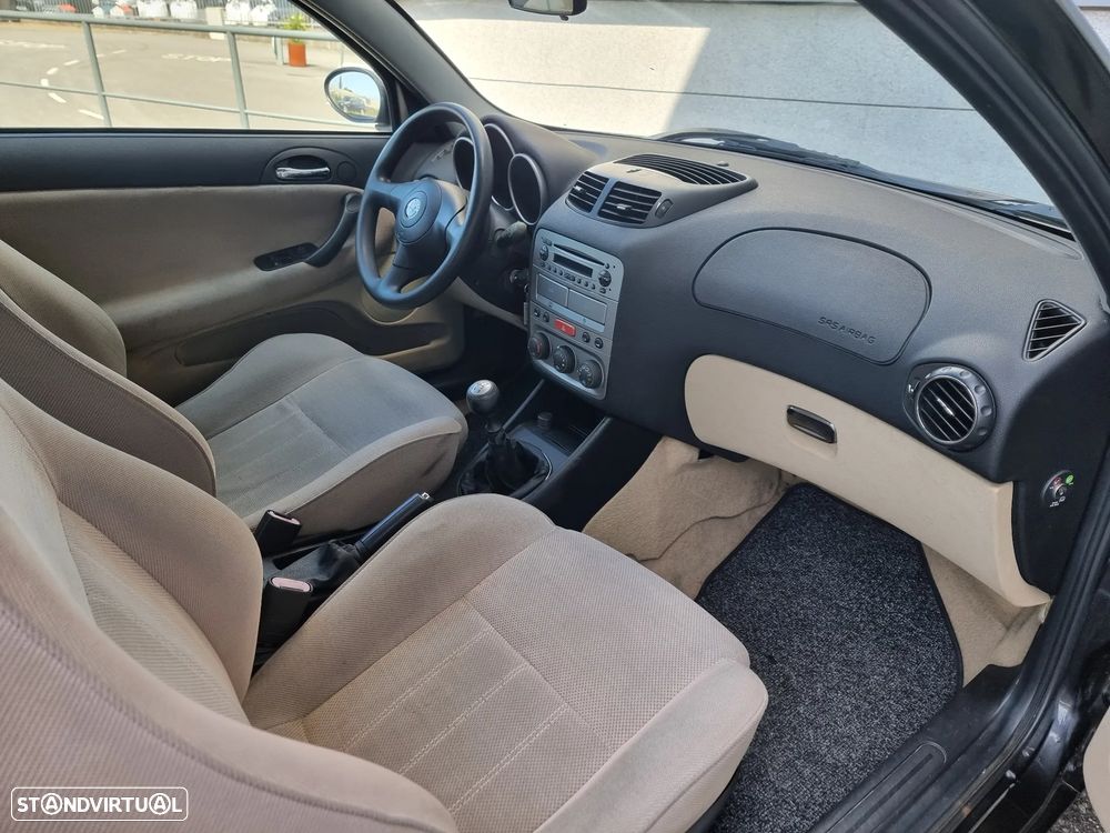 Alfa Romeo 147 1.9 JTD Distinctive - 15