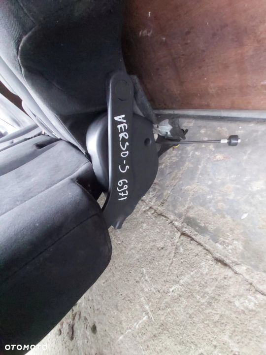 Toyota VERSO S kanapa tył pasy VAN przekładka - 6