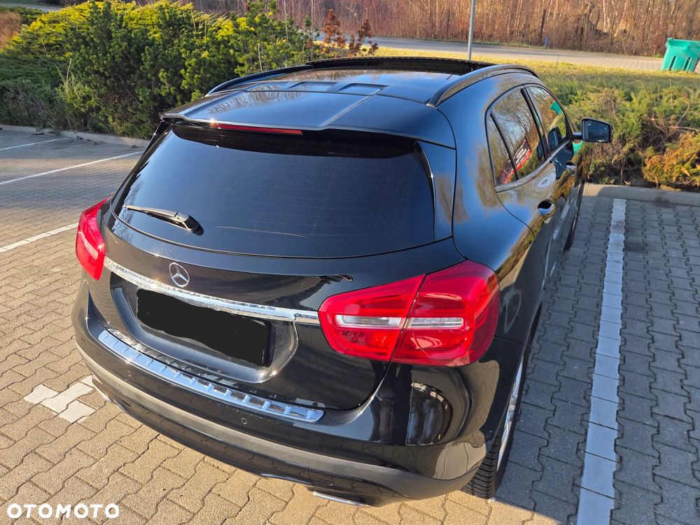 Mercedes-Benz GLA 220 d 4Matic 7G-DCT Style - 22