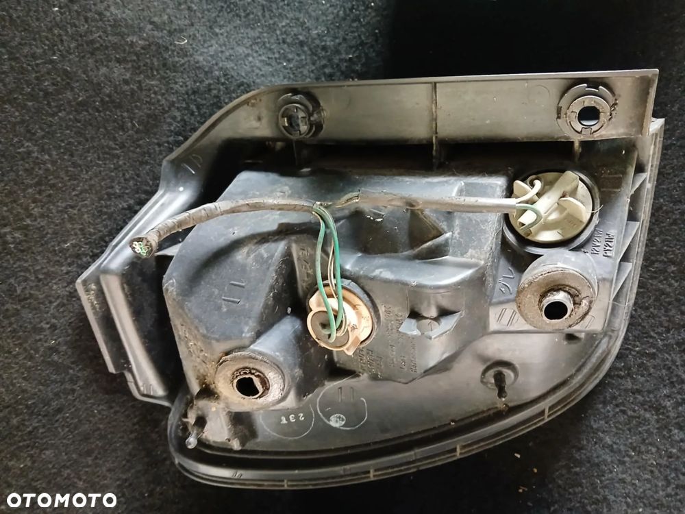 Lexus RX 300 2002 rok Lampa tylna lewa, prawa w błotnik - 7