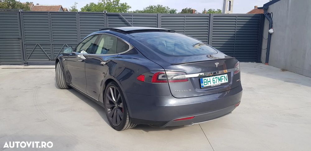Tesla Model S Dual Motor Allradantrieb Performance - 9