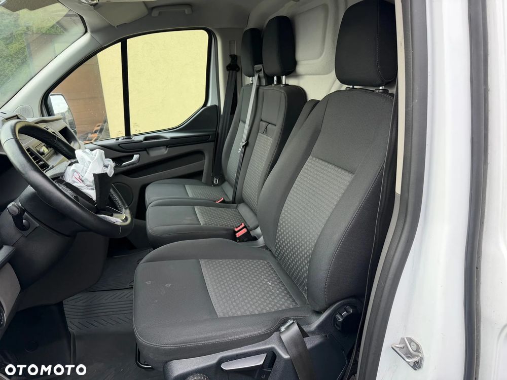 Ford TRANSIT CUSTOM - 19