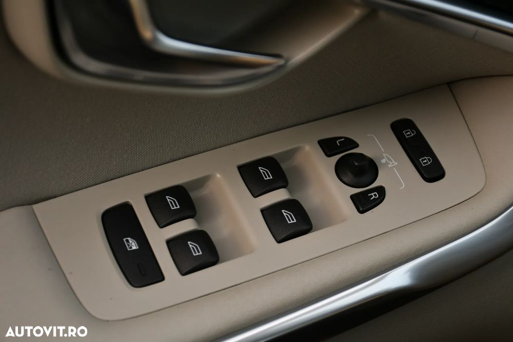 Volvo V40 D4 Geartronic Inscription - 22