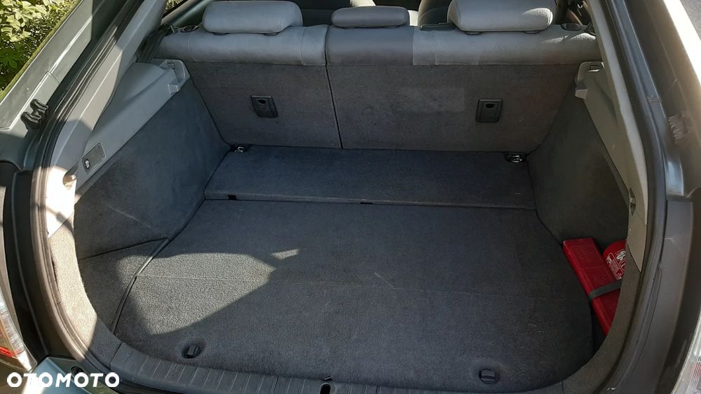 Toyota Prius 1.5 VVT-i Sol - 14