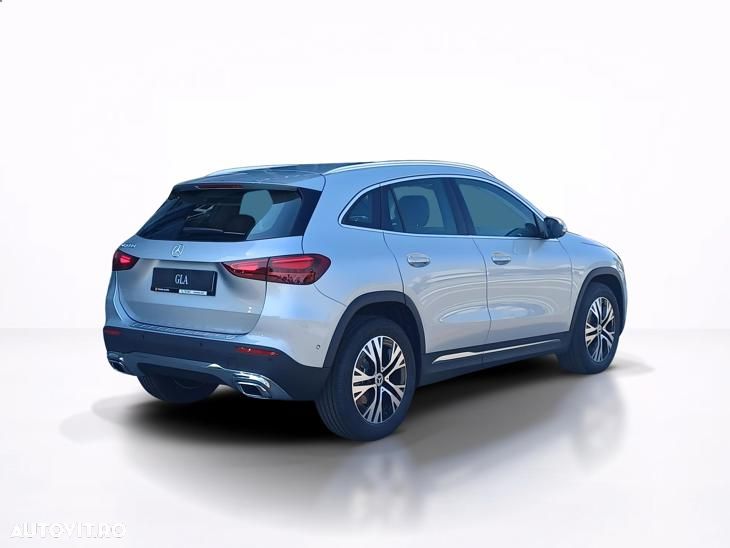 Mercedes-Benz GLA 180 MHEV - 8