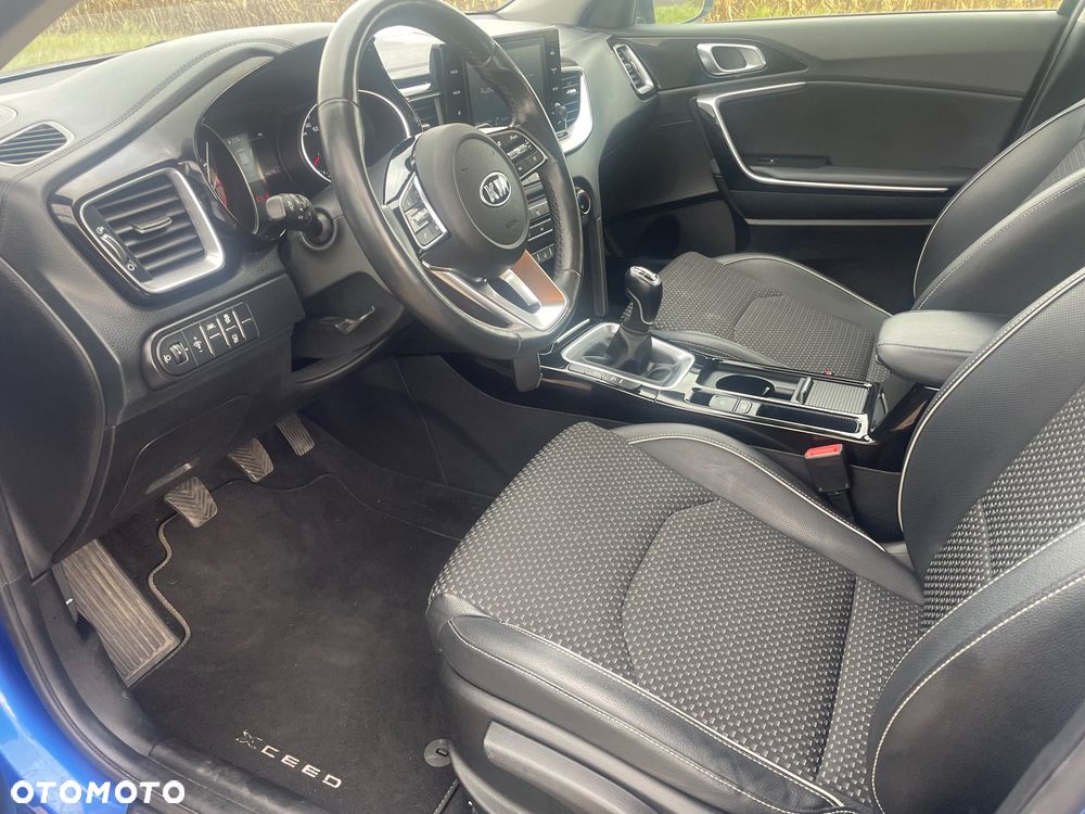 Kia XCeed - 27