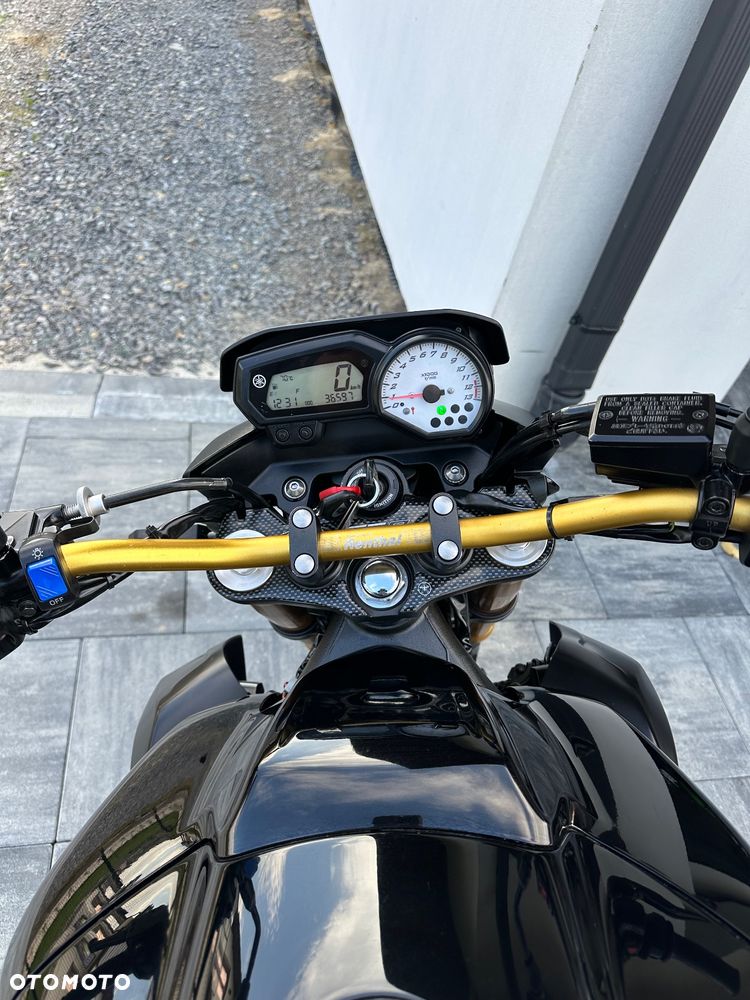 Yamaha FZ8 - 15
