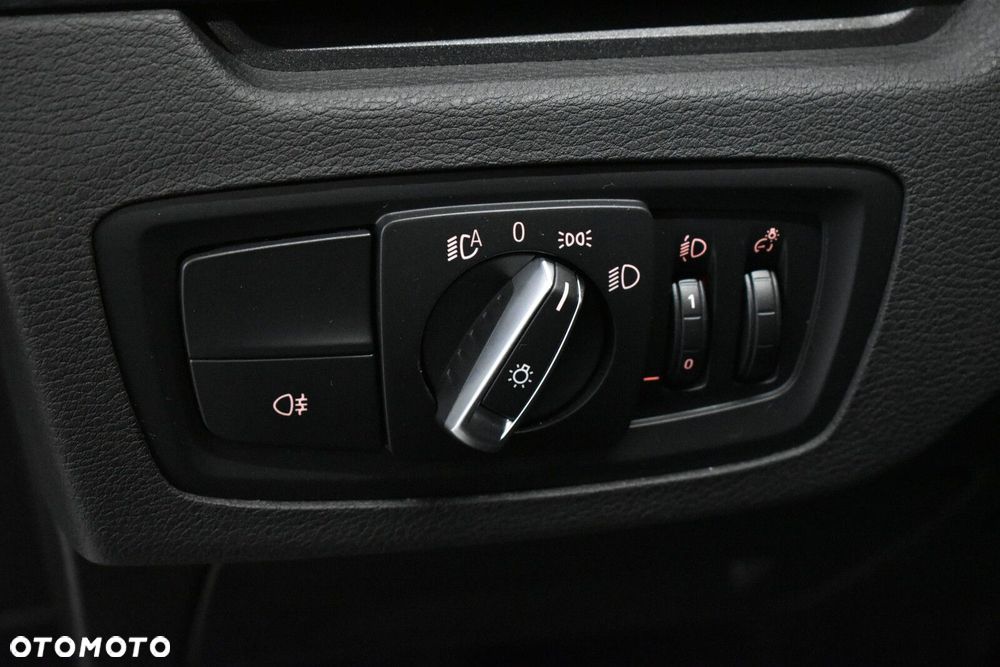 BMW X1 sDrive18i Business Edition - 10
