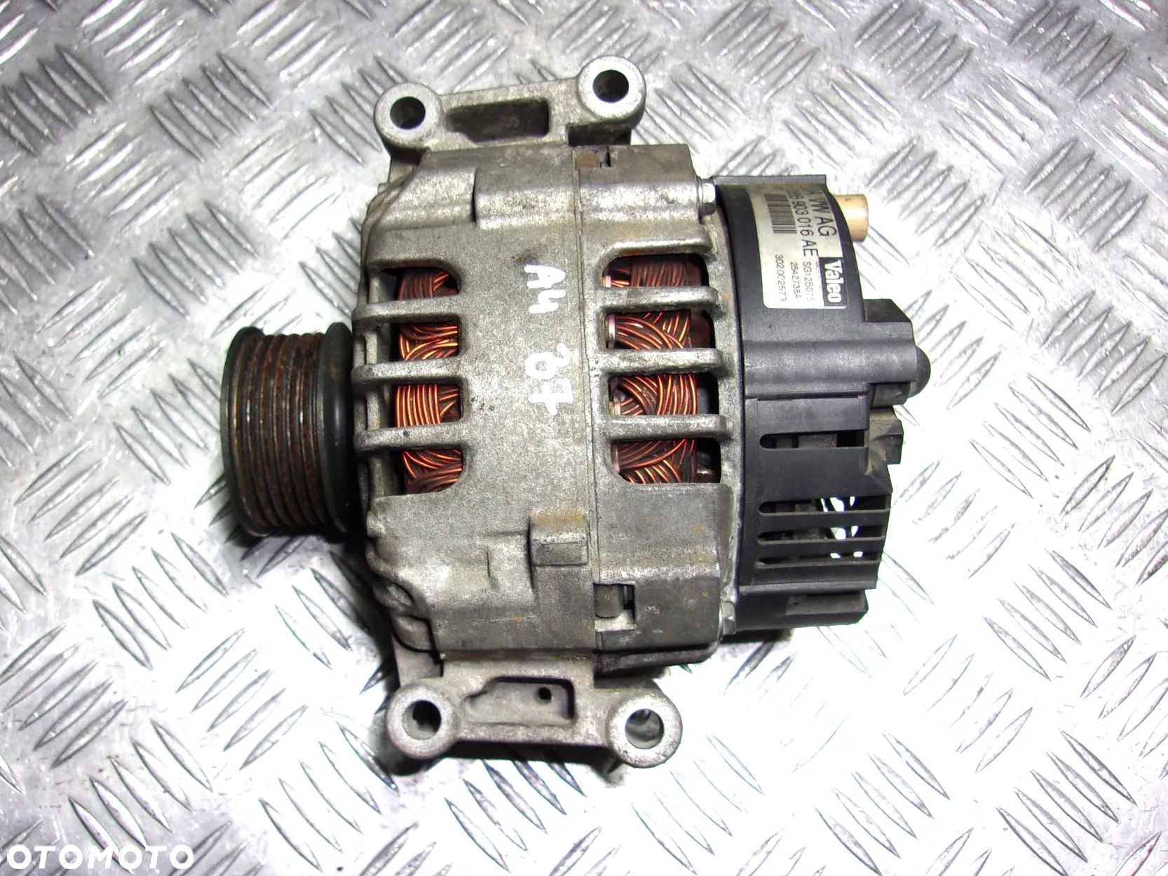 Audi A4 B6 B7 alternator 1.6 1.8T 2.0 / 2.0 FSI - 2