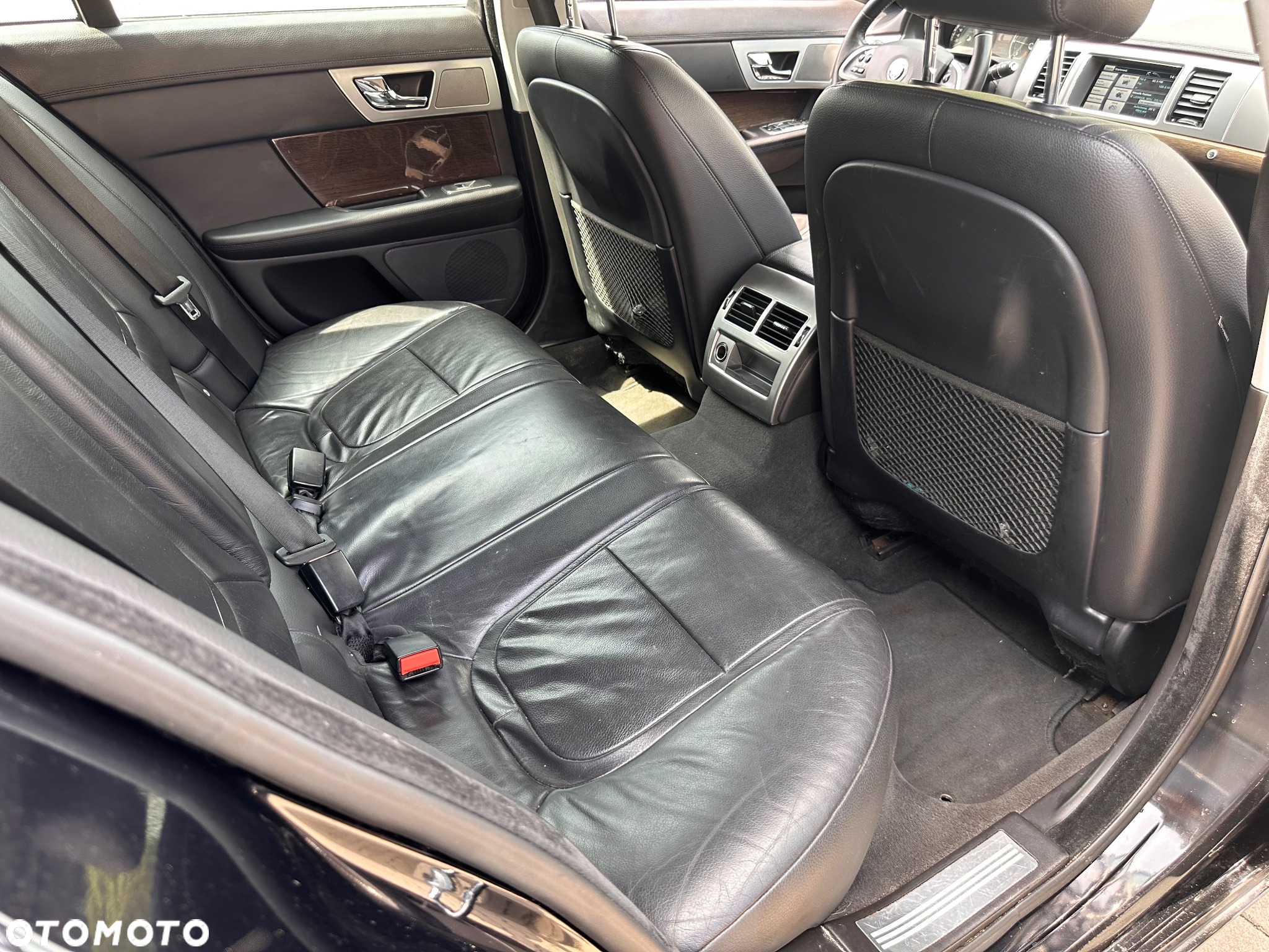 Jaguar XF 2.2 D Premium Luxury - 14
