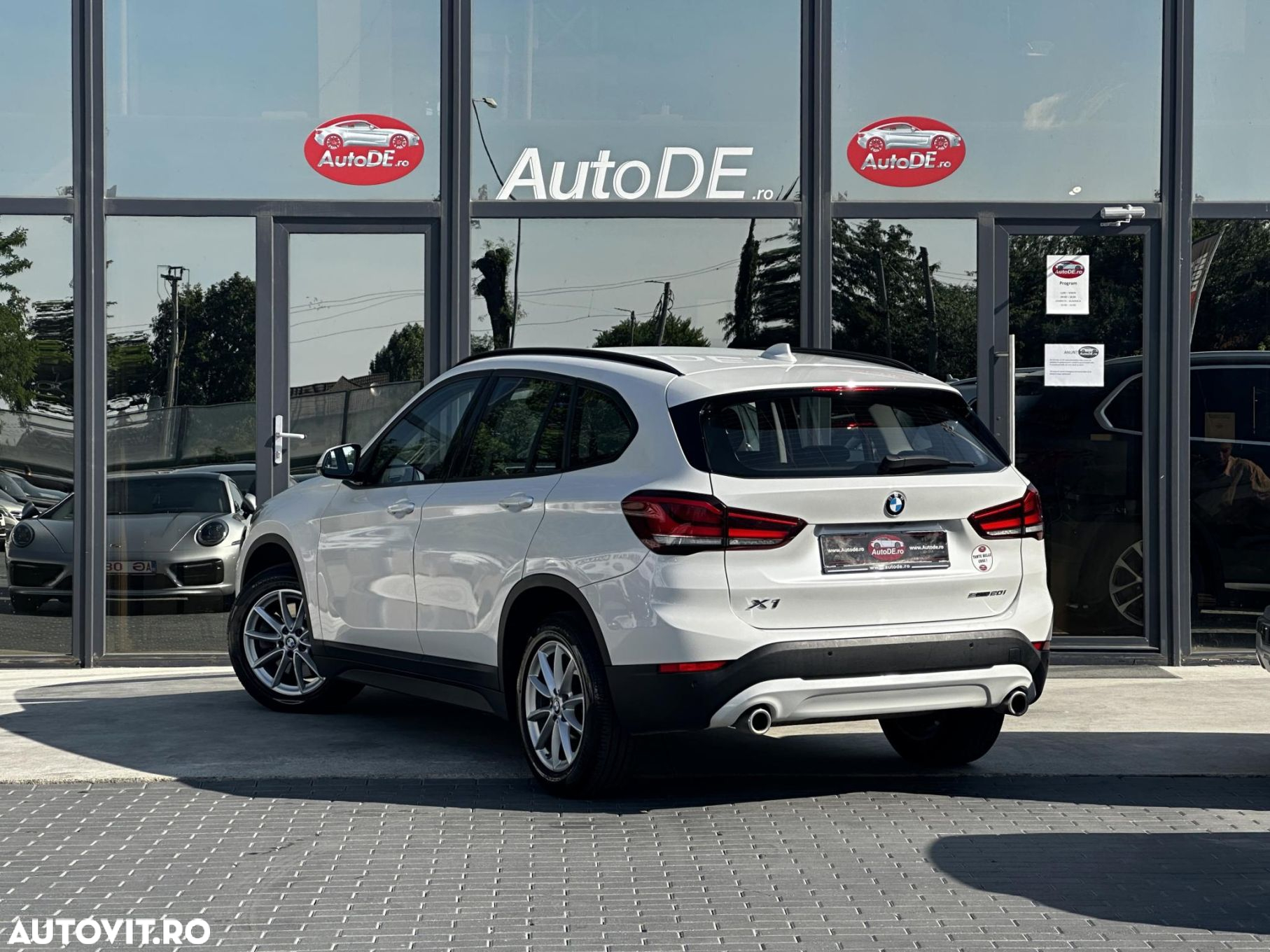 BMW X1 sDrive20i AT - 4