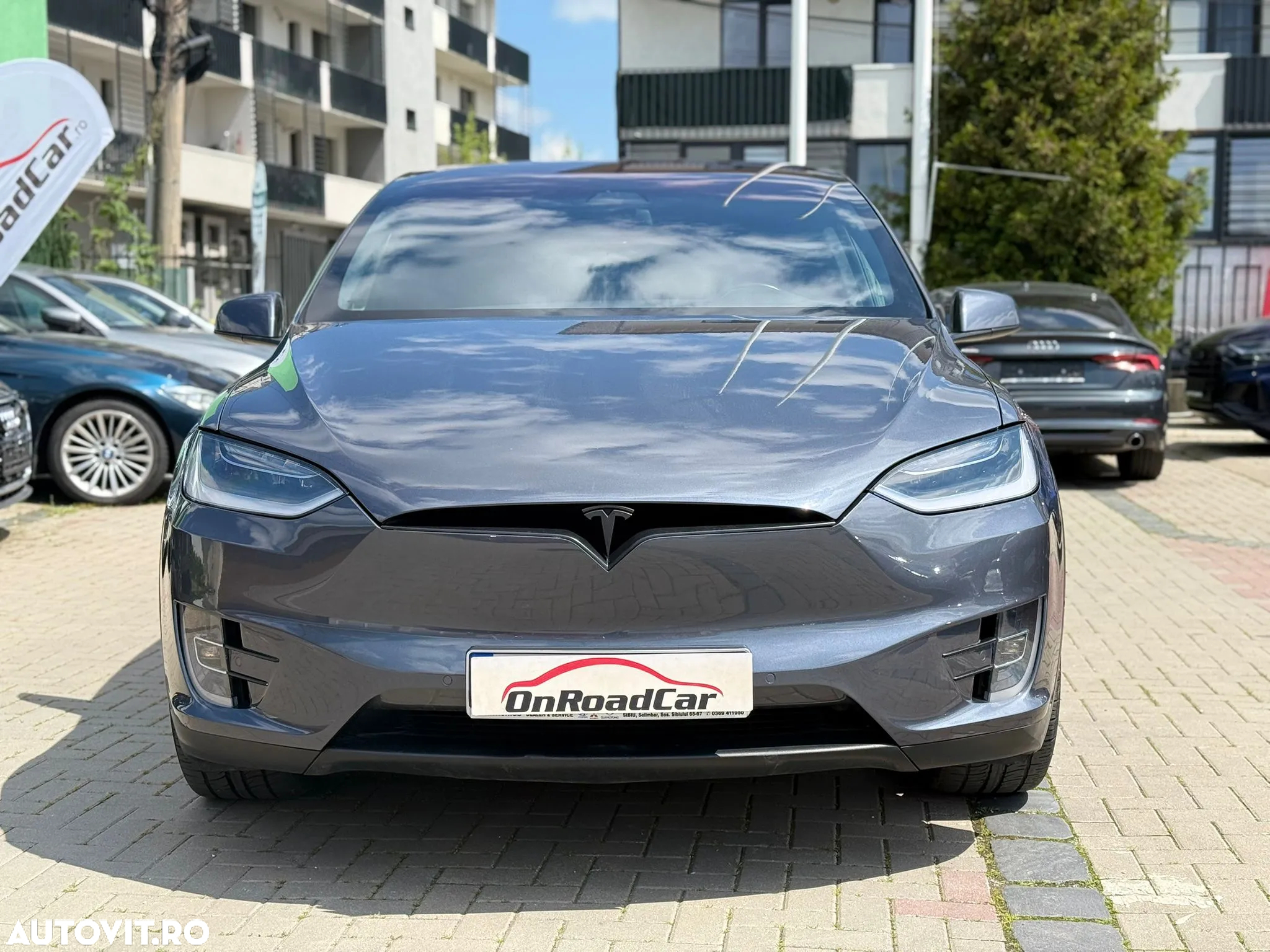 Tesla Model X - 18
