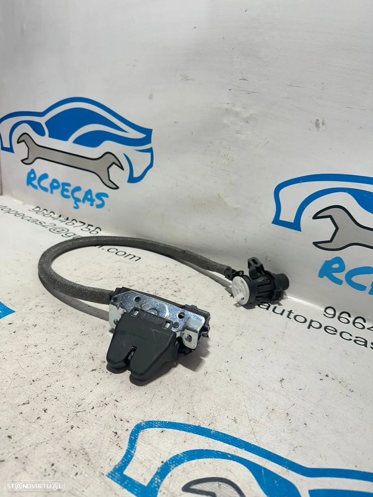 .Fecho Mala Eletrico Mercedes-Benz Classe C W204 A2047500185 2007 - 2014 - 4