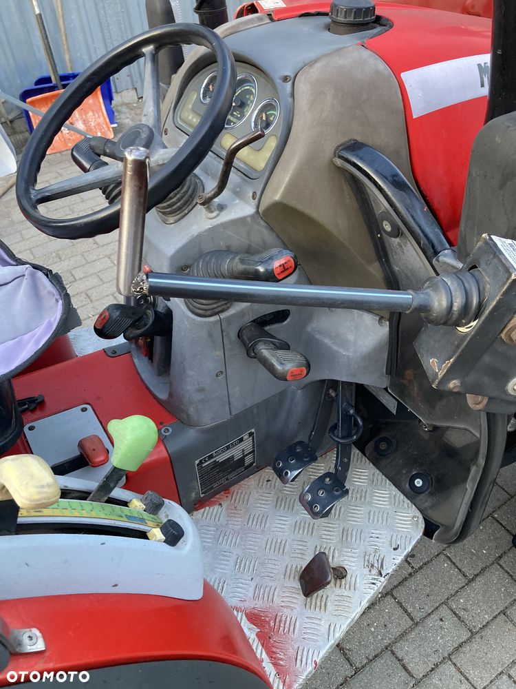 Massey Ferguson MF 2415 - 11