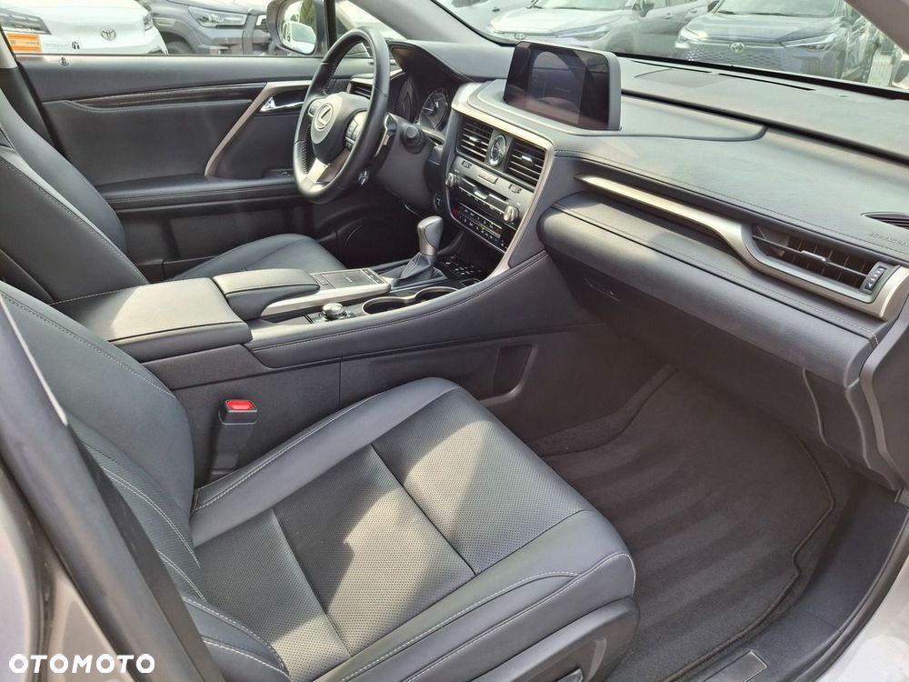 Lexus RX - 17