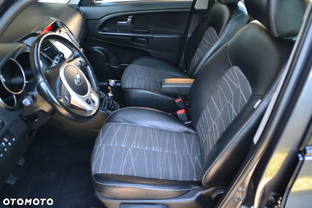 Kia Venga 1.4 CVVT ISG Dream Team Edition - 20