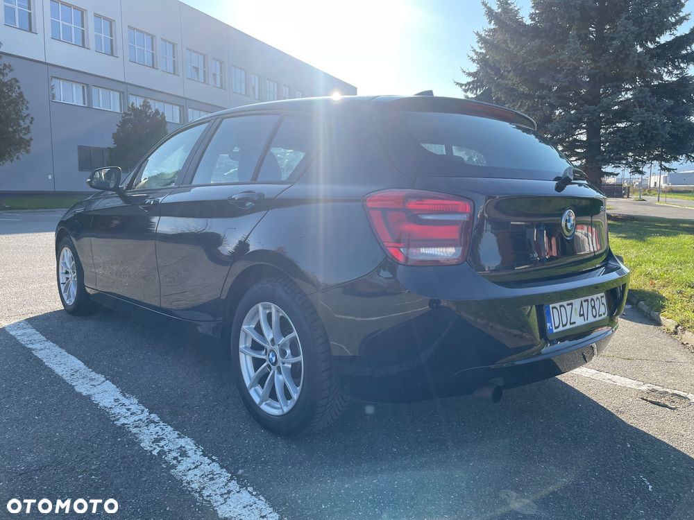 BMW Seria 1 114i - 4