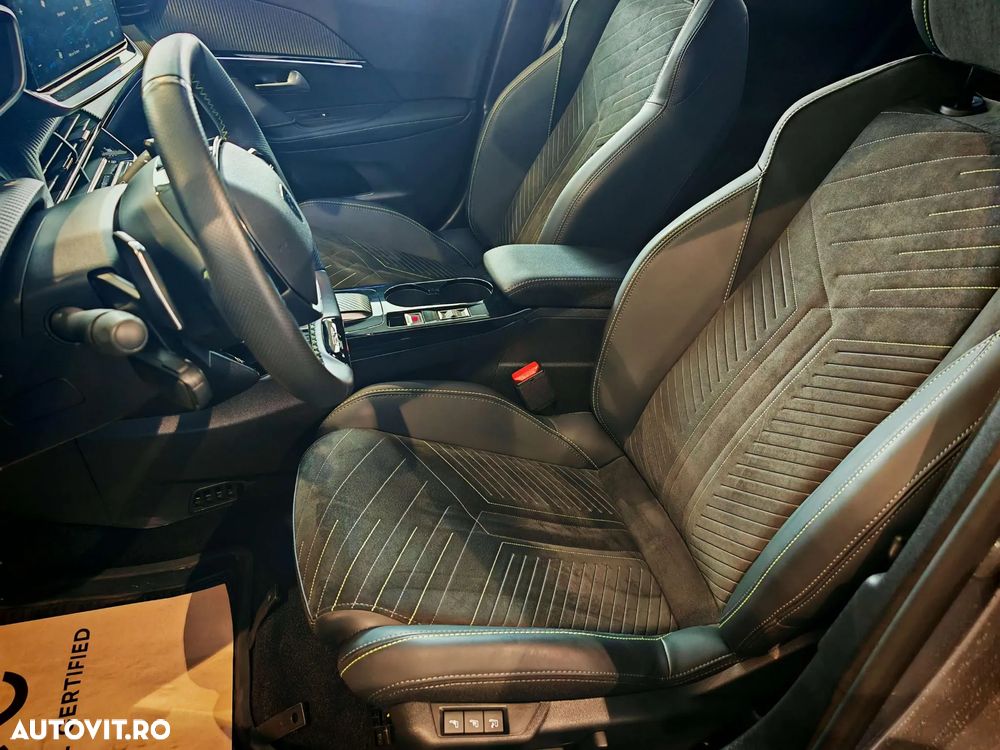 Peugeot 2008 1.2L e-DCS6 MHEV GT - 9