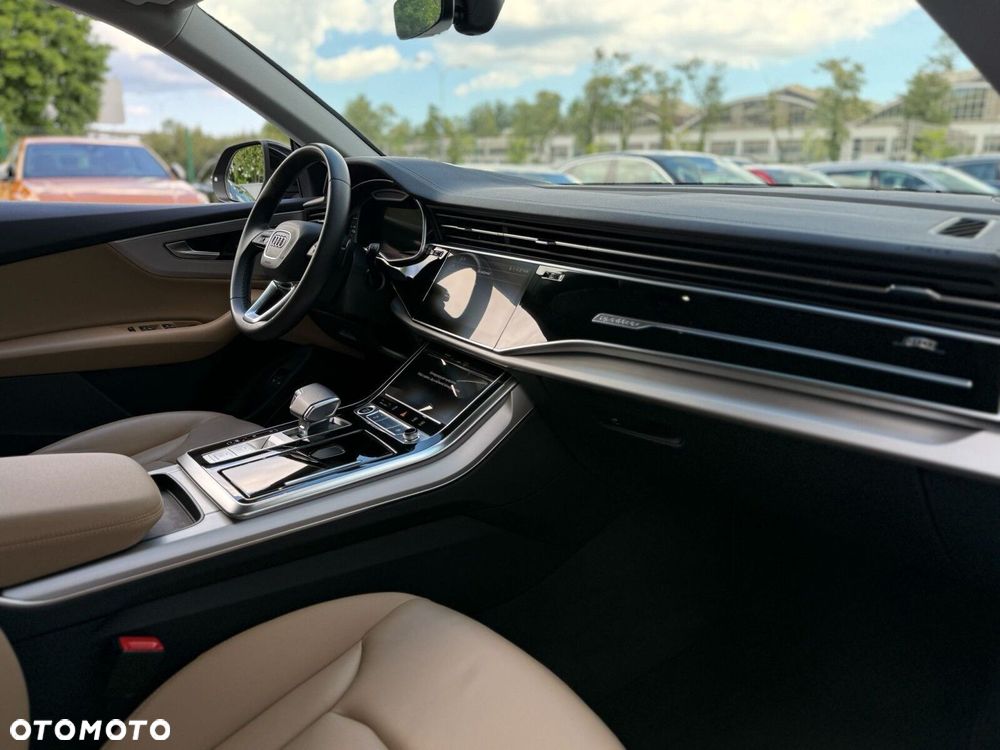 Audi Q8 - 32