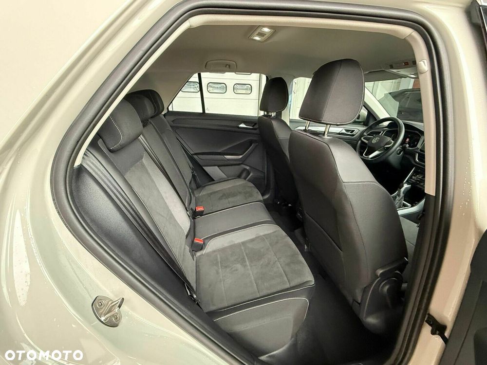 Volkswagen T-Roc - 13