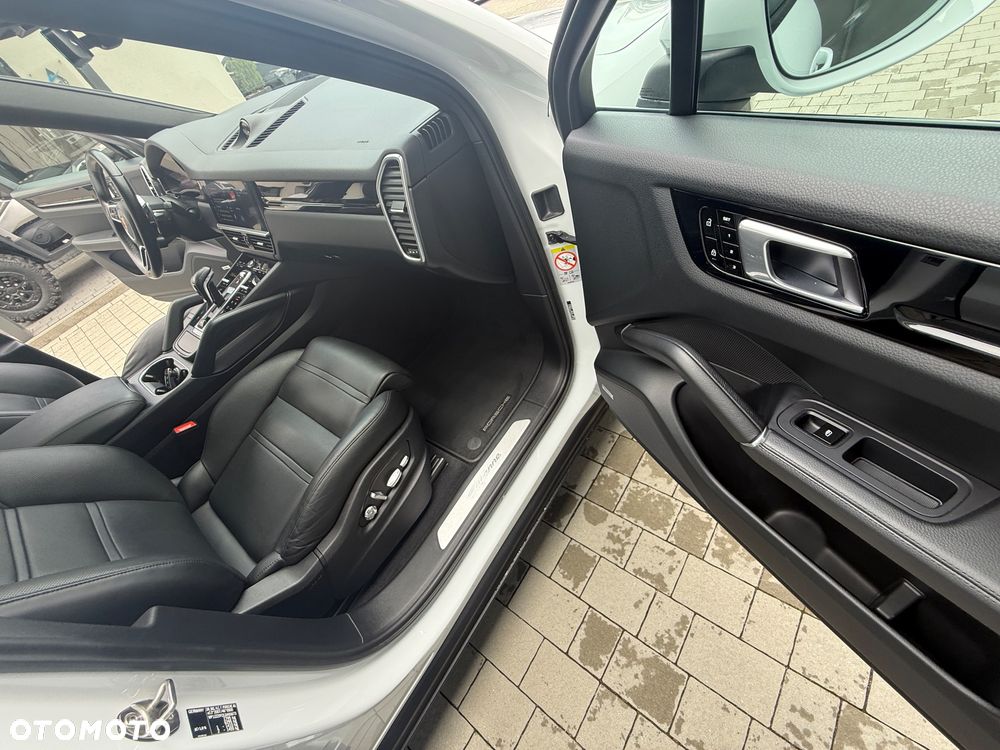 Porsche Cayenne Platinum Edition - 29