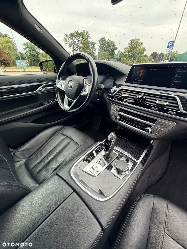 BMW Seria 7 740d xDrive - 23