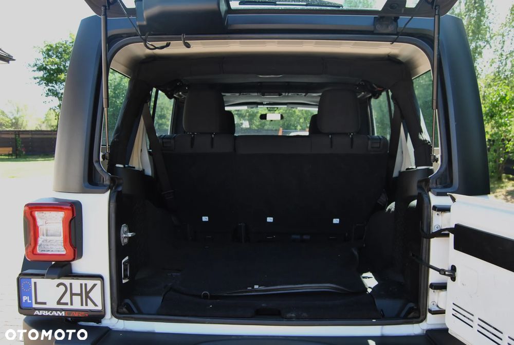 Jeep Wrangler - 16