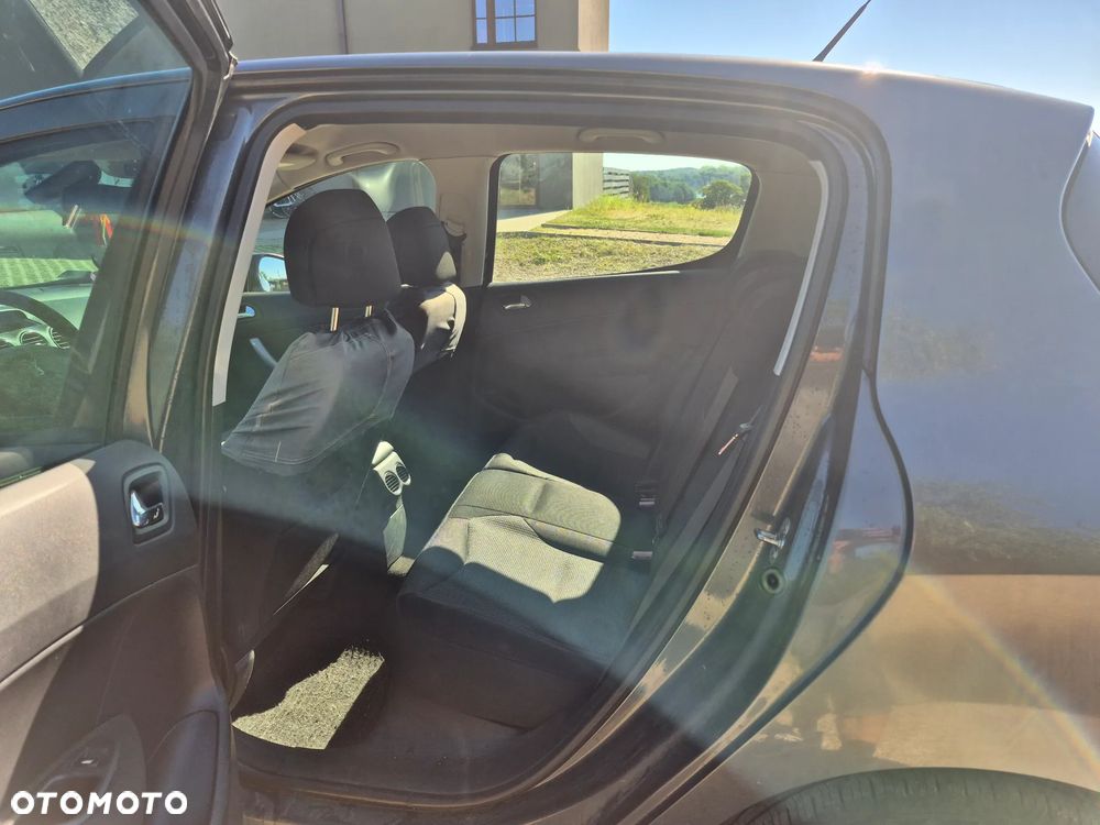 Peugeot 308 1.6 HDi Premium - 5