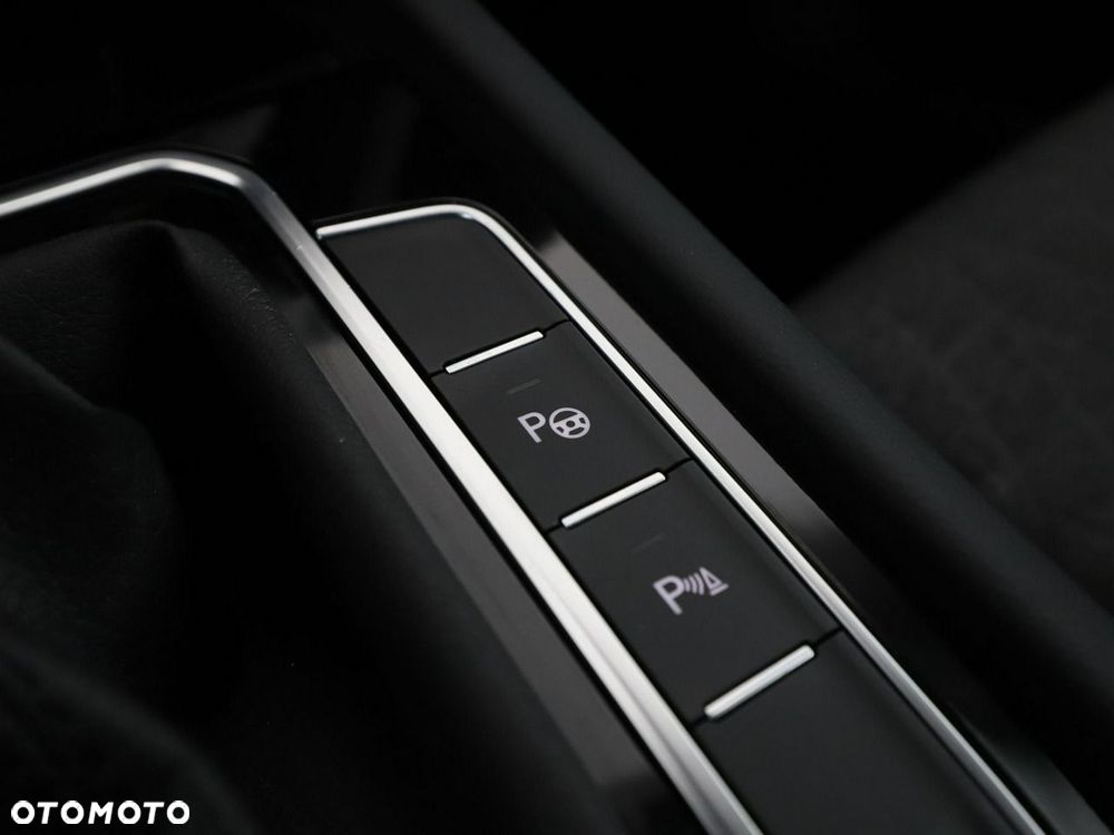 Volkswagen Passat Variant 2.0 TDI SCR DSG Business - 31